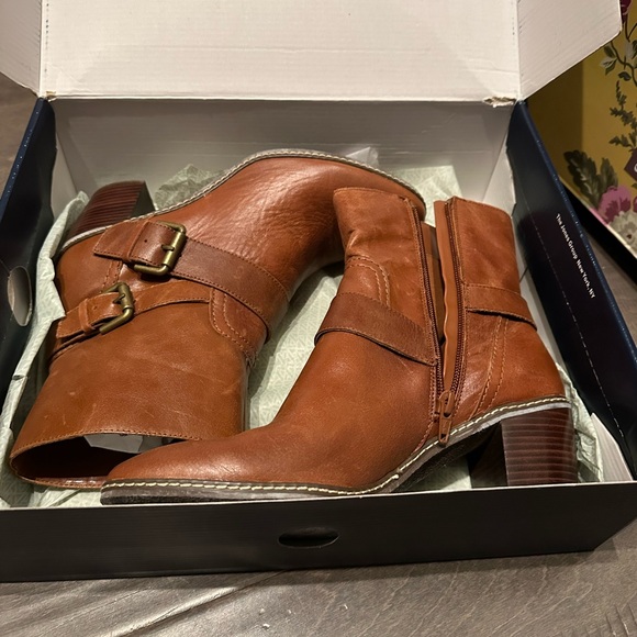 Anne Klein EUC Cognac Leather Ankle Boots - Picture 8 of 10